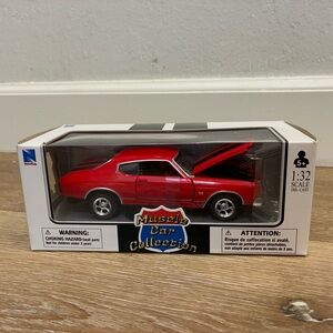 New-Ray Muscle Car Collection 1:32 Diecast Red Classic Car New in Box